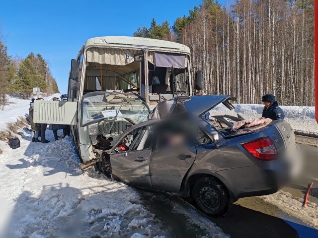 Водитель и пассажир «Гранты» погибли в ДТП с автобусом в Удмуртии 
