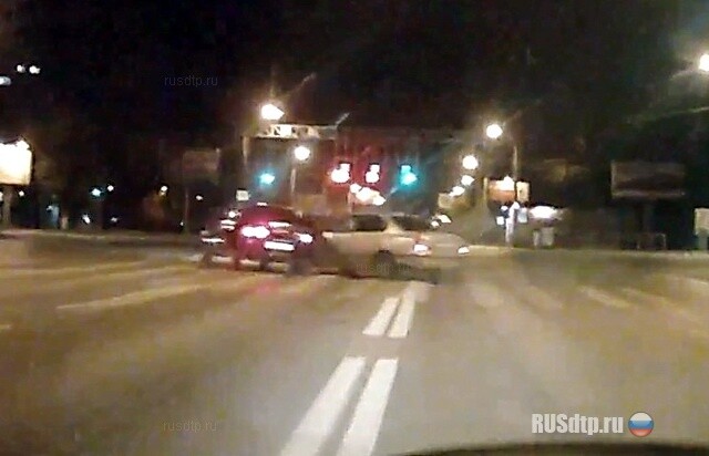 Двойная нарушительница 