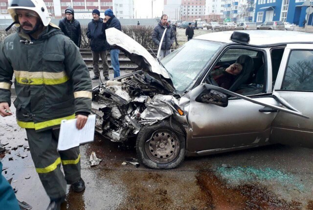 В Волжском водитель маршрутки спровоцировал смертельное ДТП 