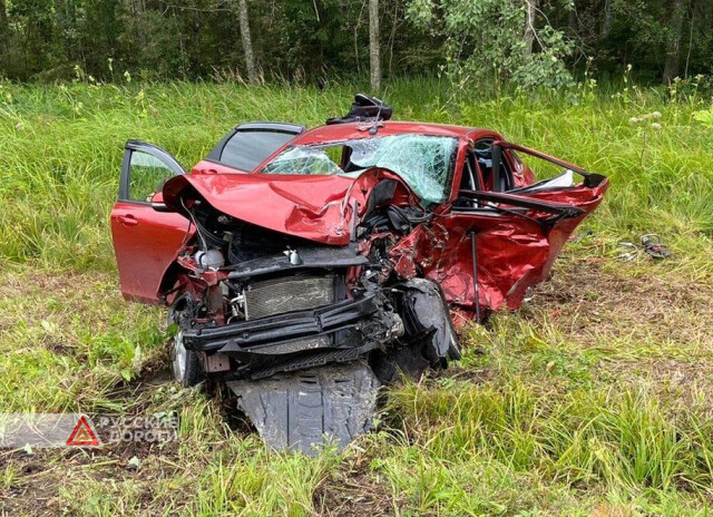Водитель и пассажир «Весты» погибли на трассе «Нарва» 
