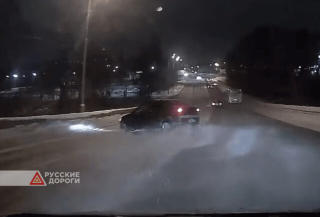 Легковой автомобиль врезался в ограждение в Нижнекамске