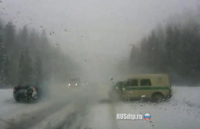 Снег падает — машины врезаются 