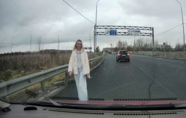 «Виновата слепая зона»: девушка устроила ДТП и отказалась признавать вину