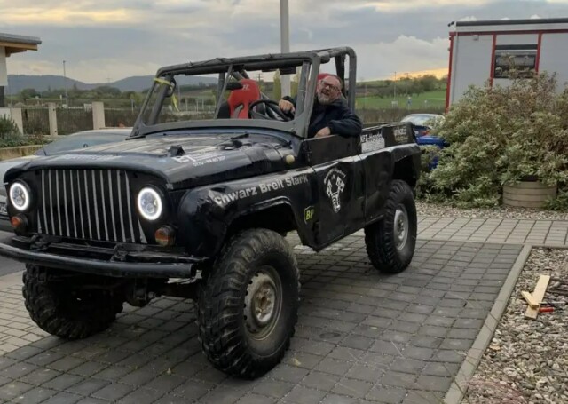 «Гибрид советской инженерной мысли и немецкой надежности»: УАЗ с двигателем от «Мерседеса» выставлен на продажу в Германии 