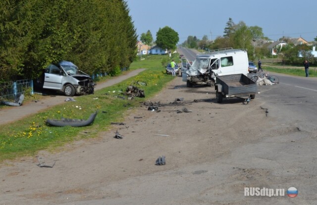 Двое молодых погибли после ДТП в Ровенской области 