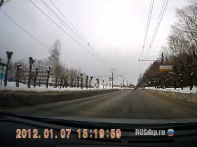 Олень рогатый не пропустил 