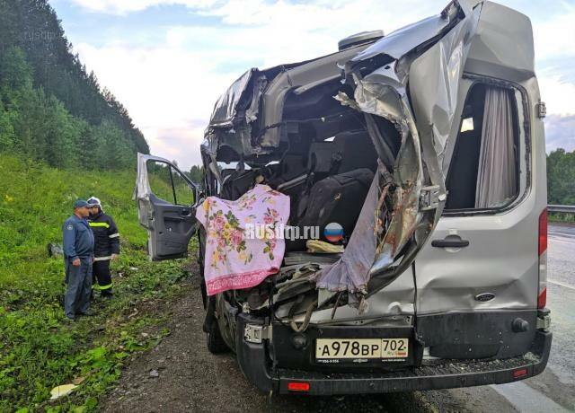 Два пассажира автобуса погибли в ДТП в Башкирии 