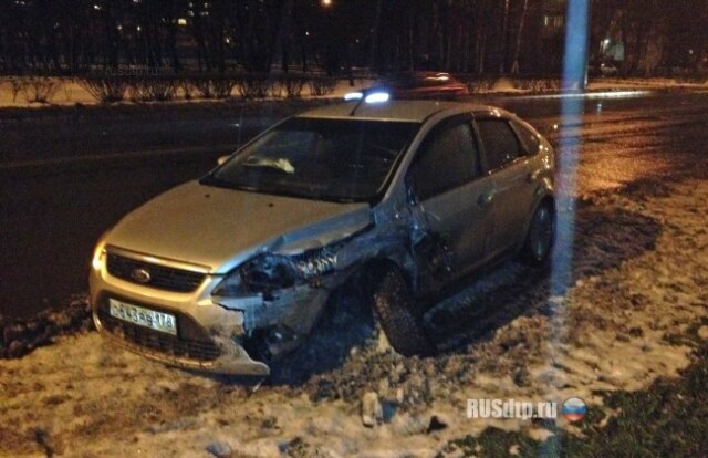 В Петербурге пьяный лихач на «Фольксвагене» врезался в две машины и сбежал 
