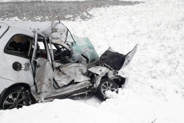 Последние жертвы зимы: водитель и пассажирка «Калины» погибли под встречным КАМАЗом 