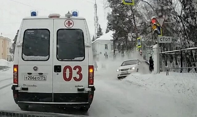 Авария на перекрестке в Озёрске: «Шевроле» вылетел с дороги и сбил пешехода