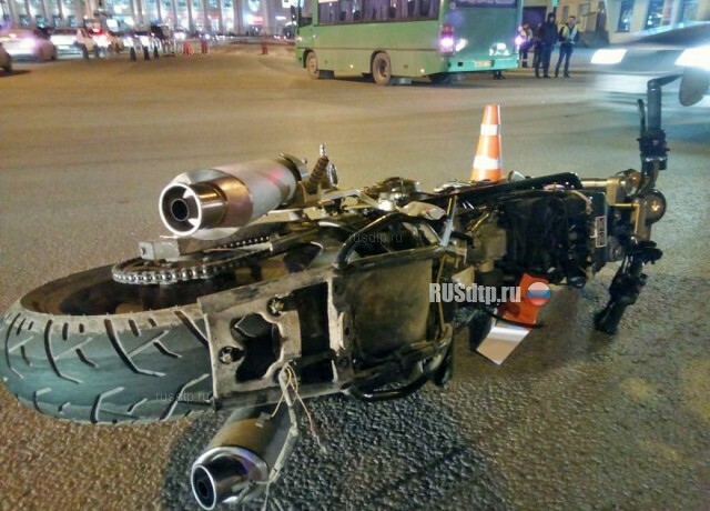 В Екатеринбурге в ДТП с автобусом погиб мотоциклист 