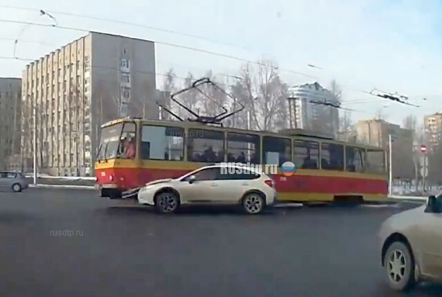 ДТП с трамваем в Барнауле