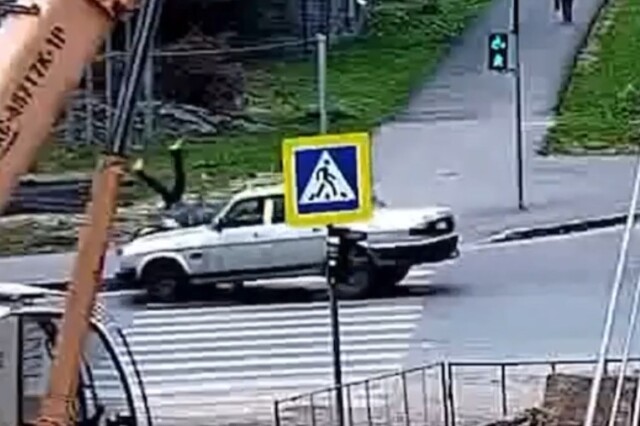 В Архангельске пьяный водитель сбил женщину с коляской 