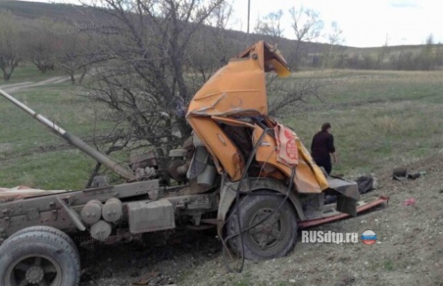 В селе Пудовкино с дороги слетел КамАЗ 