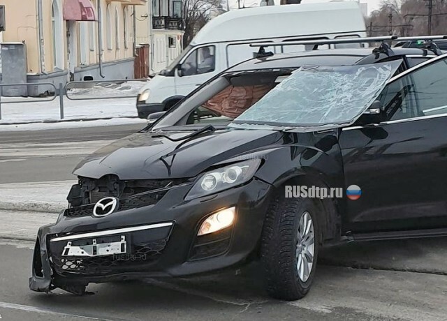 В Магнитогорске в результате ДТП водителя выбросило из автомобиля. ВИДЕО 