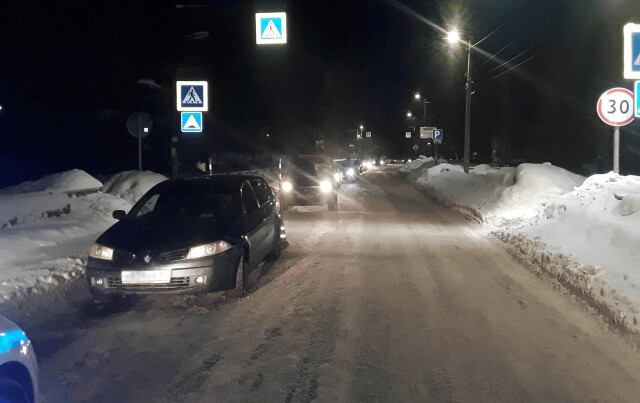 В Иванове водитель «Мегана» сбил женщину и ребенка на пешеходном переходе 