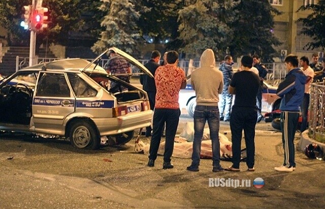 Мотоциклист протаранил патрульную машину 