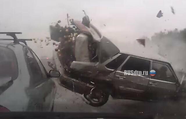 Видео массового столкновения на трассе в Челябинской области