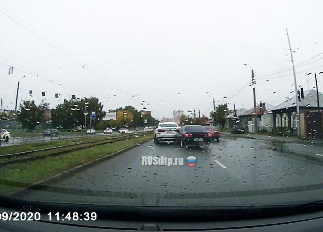 ДТП в Челябинске на перекрестке