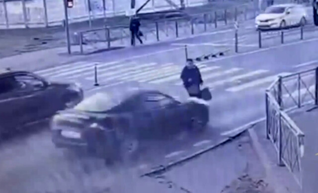В Подмосковье пенсионерка переходила дорогу на красный и попала под колеса автомобиля