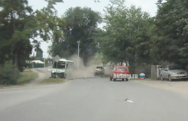 Видеорегистратор запечатлел ДТП c автобусом в Миллерово