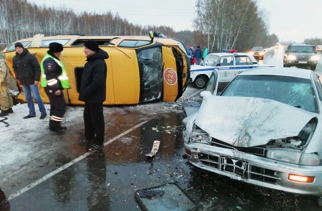 В Омске по факту гибели в ДТП пассажира маршрутки возбуждено уголовное дело 