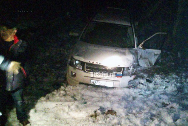 На трассе Иваново-Ярославль лихач на «Ленд Ровере» врезался в машину с семьей 