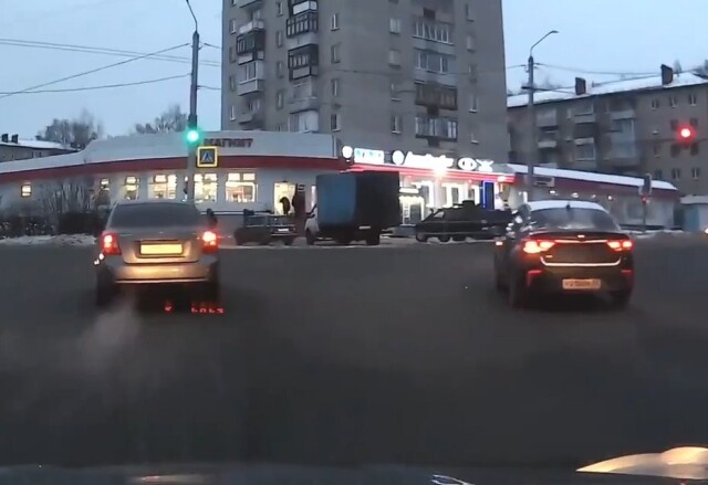 Во Владимире два водителя вели себя странно на дороге 