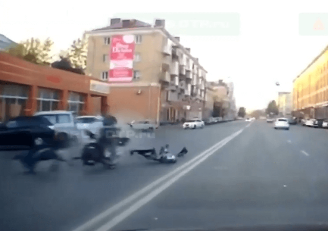 Два мотоциклиста пострадали в Омске