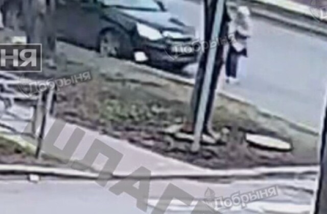 В Кирове женщина перебегала дорогу в неположенном месте и попала под машину 