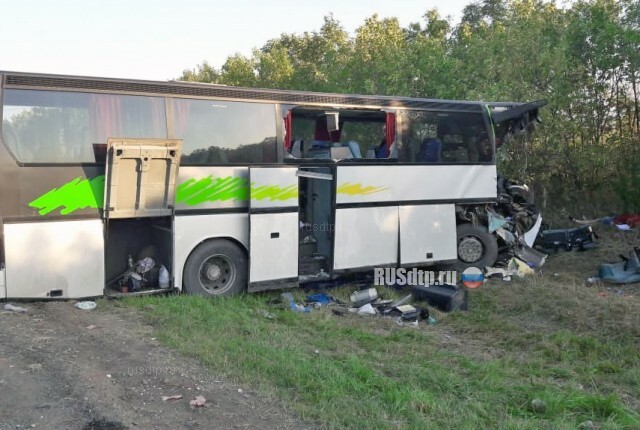 Два пассажира автобуса погибли в ДТП с зерновозом на Ставрополье 