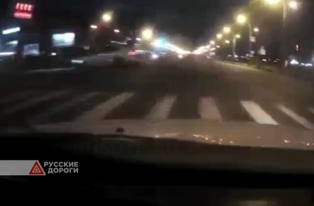 Пьяный водитель врезался в такси в Петербурге