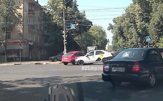 ДТП на перекрестке Генкиной — Ванеева