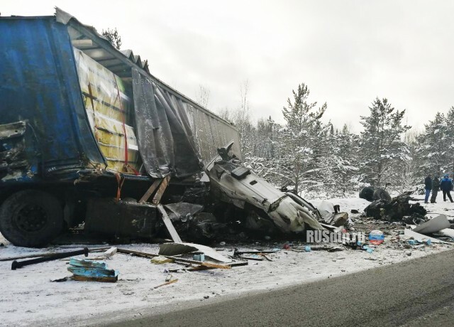 Один человек погиб и двое пострадали в массовом ДТП на трассе «Сибирь» 