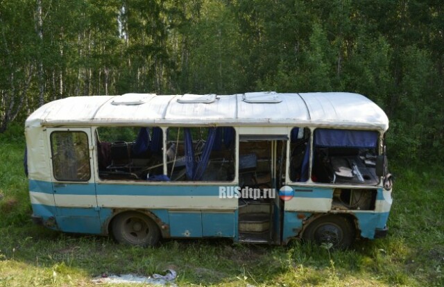 В Красноярском крае из-за пьяного водителя опрокинулся автобус. Пострадали более 20 человек 