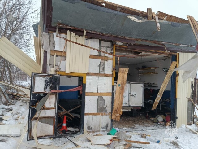 Взрыв в автосервисе в Татарстане: взрывной волной выбило стекла квартир жилого дома 