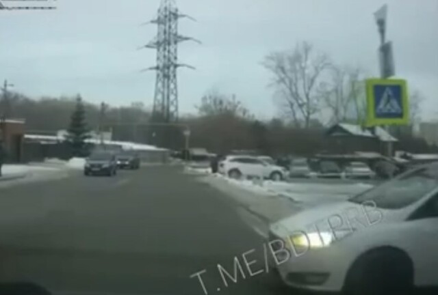 Два автомобиля столкнулись на перекрестке в Уфе