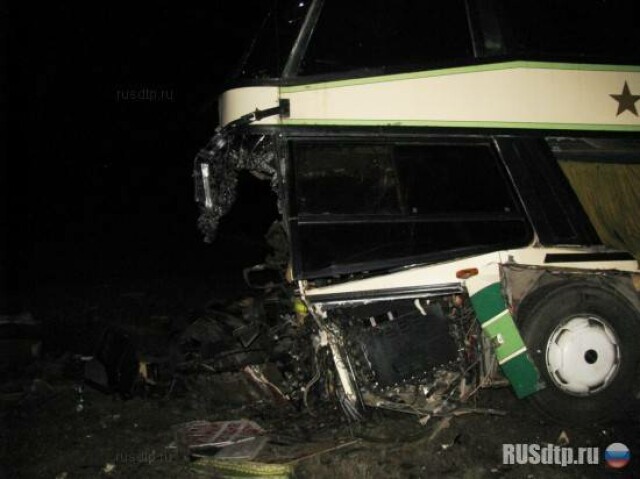 При столкновении автобуса и Газели в Калмыкии погибло 6 человек 