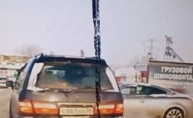 В Иркутске легковой автомобиль выезжал со второстепенной и столкнулся с внедорожником
