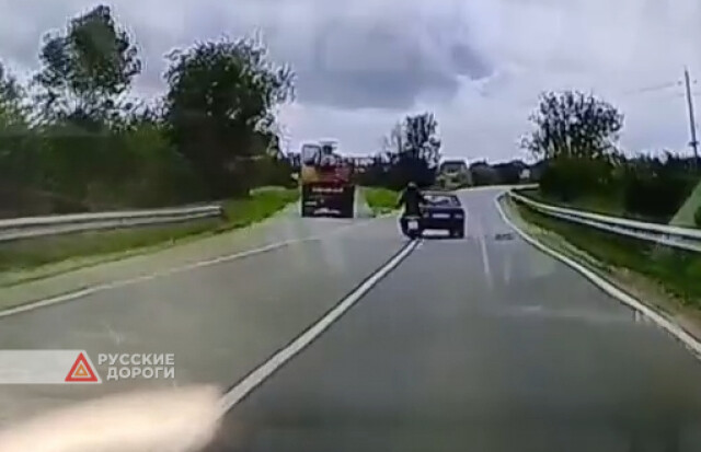 Мотоциклист столкнулся с автомобилем в Ростовской области