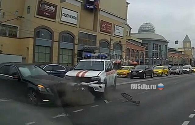 В МЧС опровергли факт ДТП с участием их автомобиля в центре Москвы 
