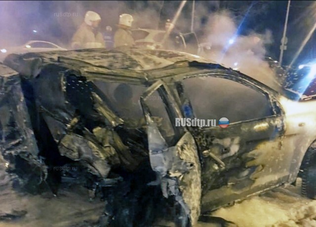 Мужчина и женщина сгорели в автомобиле в результате ДТП под Ярославлем 