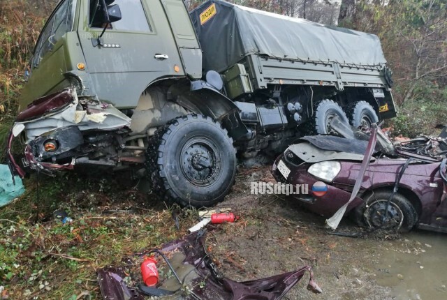 В Абхазии военный грузовик проехался по «Приоре» 