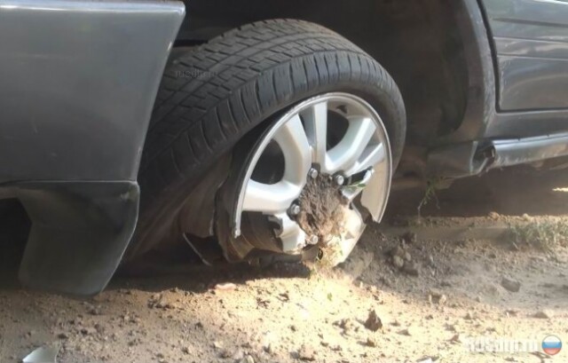 Mercedes-Benz vs Lexus 