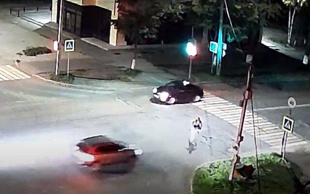 Авария в Соколе: велосипедист пытался пересечь проезжую часть и попал под колеса машины 