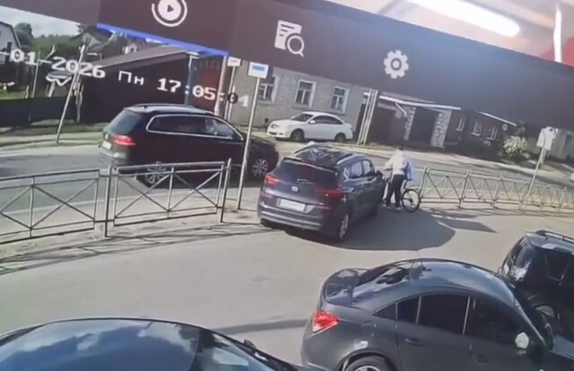 «Выбежал из-за стоящей машины»: ребенок попал под колеса авто в Городце