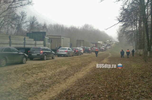 Два большегруза лоб в лоб столкнулись на трассе М-2 \»Крым\» в Орловской области 