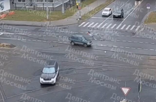 Перебегал дорогу в неположенном месте: пешеход пострадал в результате ДТП на Открытом шоссе в Москве