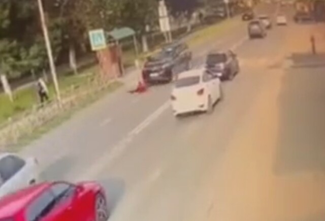 В Дагестане девушка на «Мерседесе» сбила мальчика на электросамокате