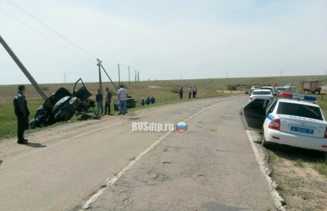 В Астраханской области иностранец за рулем «Лады» погубил пассажира, врезавшись в столб 